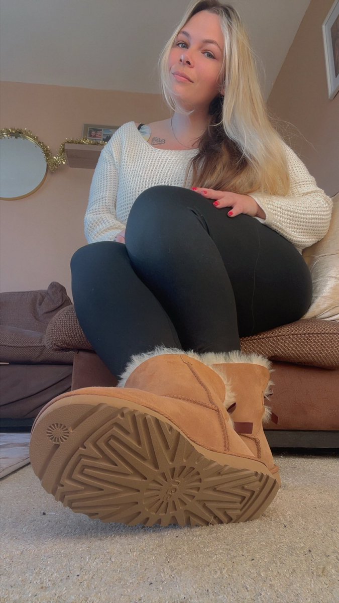 Missqueenhazel's tweet image. I’m going for my spa day today which one of you little bitches are buying my coffees for the day, I can’t wait to tell my friend all about you little freaks 😂😂😂