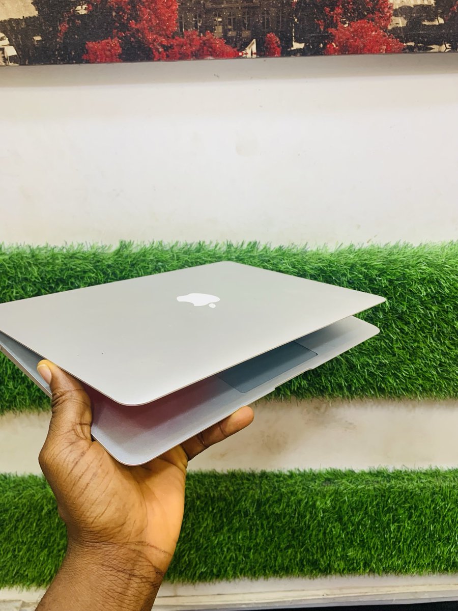 KUNO_INTEGRATED's tweet photo. 🔊Deal‼️ Apple MacBook Air 2015 13inches
8gb ram
128gb ssd 
Core i5
Keyboard Light 
Os: Big Sur
Battery Life: Excellent

Everything works great! 

Price: N180,000 https://t.co/FQPUwl9dHi