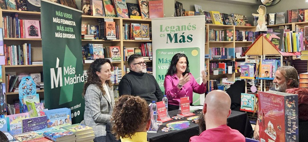 De la mano con <a href="/gustavopecoraro/">Gustavo Pecoraro 🇪🇸🏳️‍🌈🇦🇷 #LaPeco 💚🔻</a> en la presentación de su libro ‘Alguien tendrá que serlo’, abraza memorias silenciadas y las que hoy  pueden contarse en voz alta. Gracias al  trabajo de <a href="/sanidadgob/">Ministerio de Sanidad</a> y @monicagarciag_ avanzando para romper estigmas. indetectable = intransmisible.