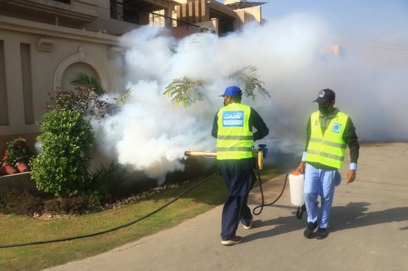 AkfLodhran31599's tweet image. With dengue cases increasing rapidly in Multan
Alkhidmat Foundation South Punjab carried out spraying in multiple areas to reduce mosquito breeding and protect citizens.
#dengue #avoid #spry #multan #AlkhidmatFoundation