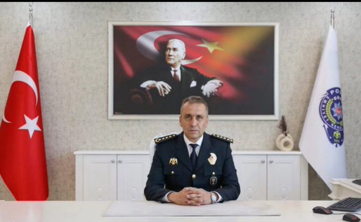 Volkan Müdür için herkes bir tweet atsın 🇹🇷🇹🇷🇹🇷

Bizim bölücü Pkklılara feda edilecek vatan evladımız YOK‼️🇹🇷

Şırnak’taki Mehmetçik katili Barzani ve onun PKK’lı eniklerine boyun eğmeyen, görevden alınması için tehditler savuran Dem PKK’lı Apo’nun köpeklerine karşı, devletimizin