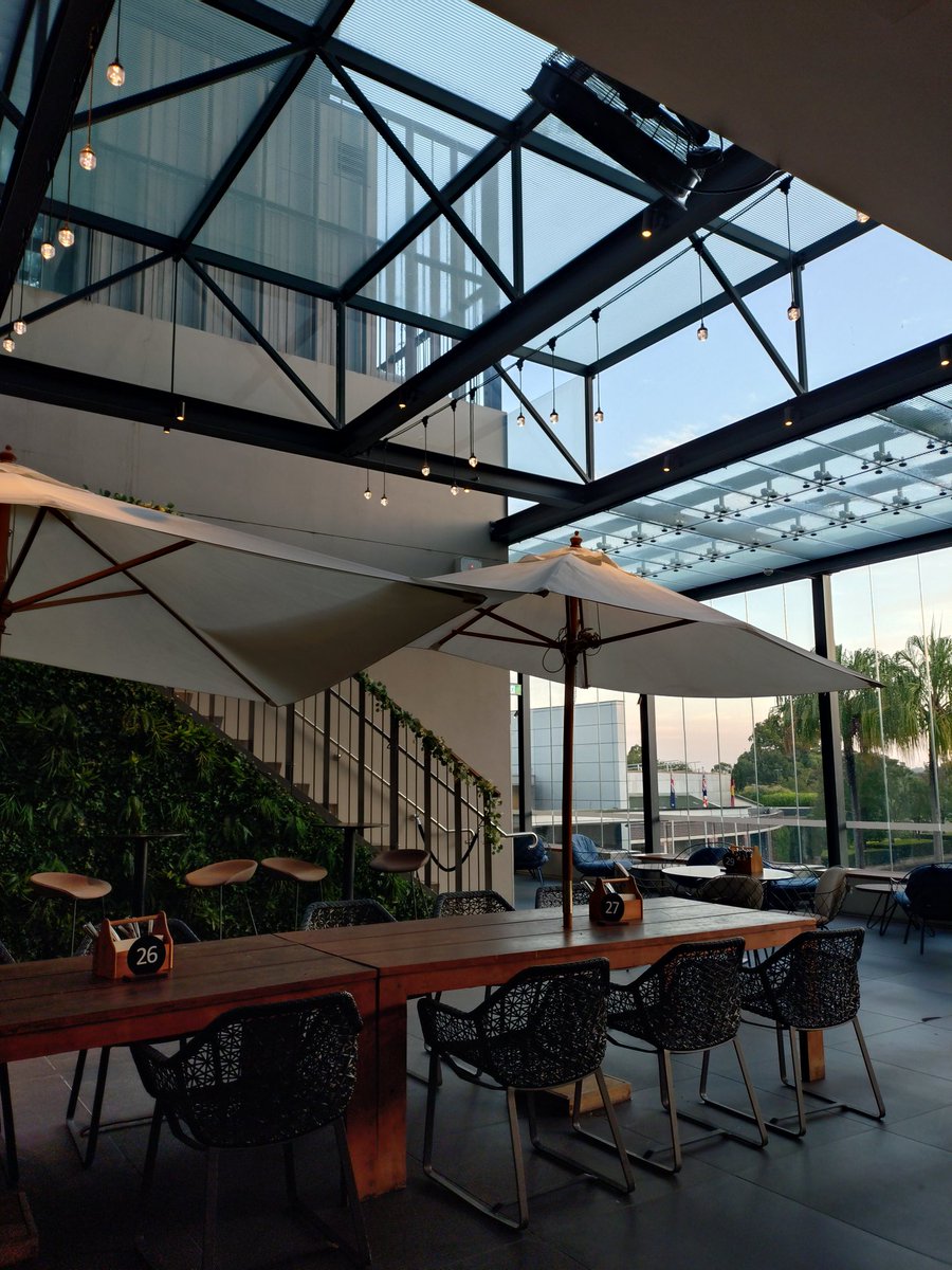 aylvtb's tweet image. パブやレストランが併設されてるホテルは最高！仕事終わってすぐ飲める🍺♥
#amyホテル備忘録 
#Campbelltown #Sydney