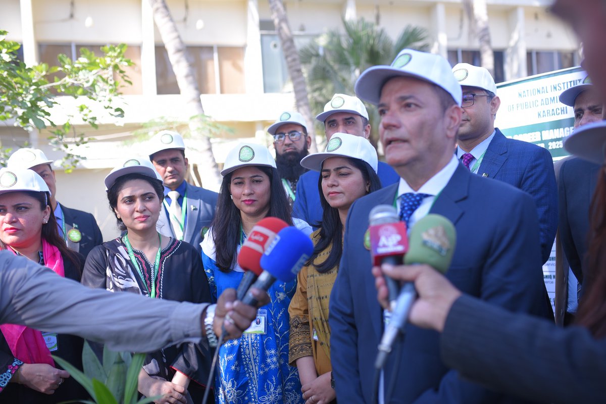 DrSyedSaif's tweet image. The participant Officers of 45th MId Career Management Course (MCMC) planting trees at National Institute of Public Administration (NIPA) Karchi, Palistan with the firm belief to make Pakistan green

#Karachi
#greenpakistan