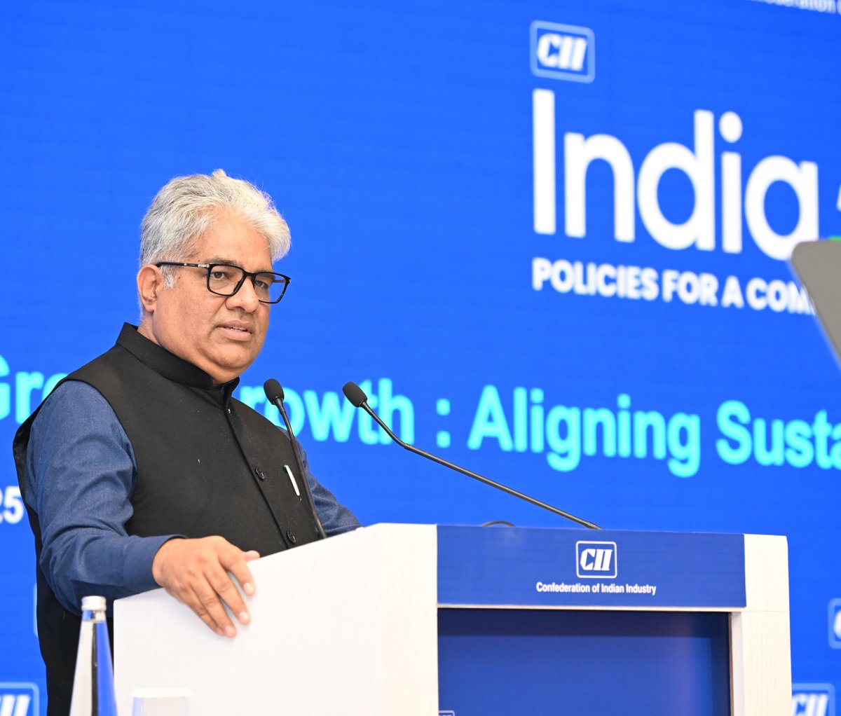 EnvironmentPib's tweet image. Union Environment Minister Shri Bhupender Yadav addresses the CII IndiaEdge 2025, in New Delhi

Clean Industrialisation is Not a Constraint, but a Catalyst for Economic Expansion, Innovation, Resilience and Future Prosperity: Shri @byadavbjp 

📝
pib.gov.in/PressReleasePa…