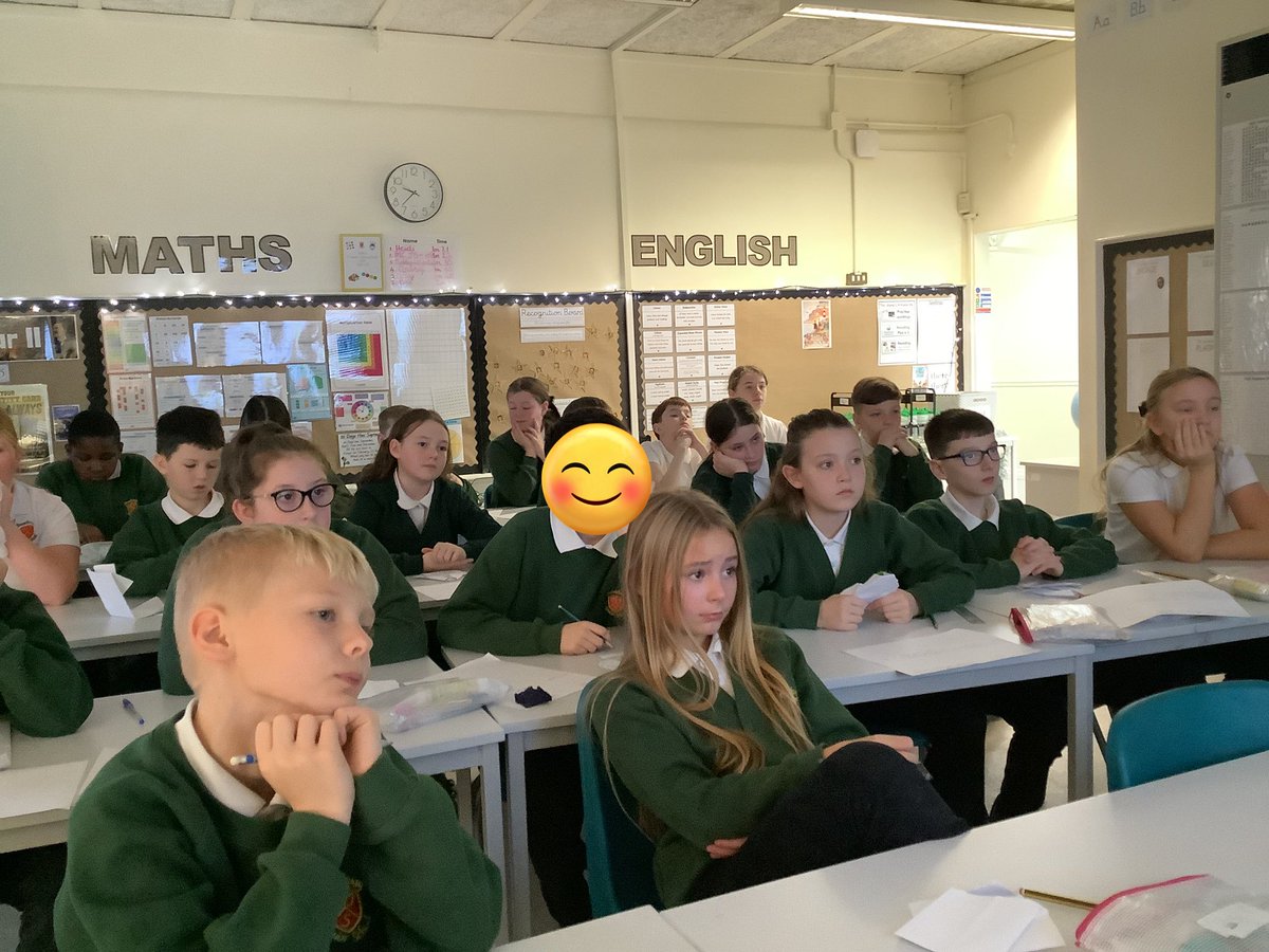 MrsR26792461's tweet image. 6GR have taken part in #StemNetZero this morning where we have been looking closely at how technology (and AI) could help us save the planet. Would you be a solar genius, robot ranger, nature protector or data detective? #KeepLearning #TakeNotice 🌎 @broadwayjuniors