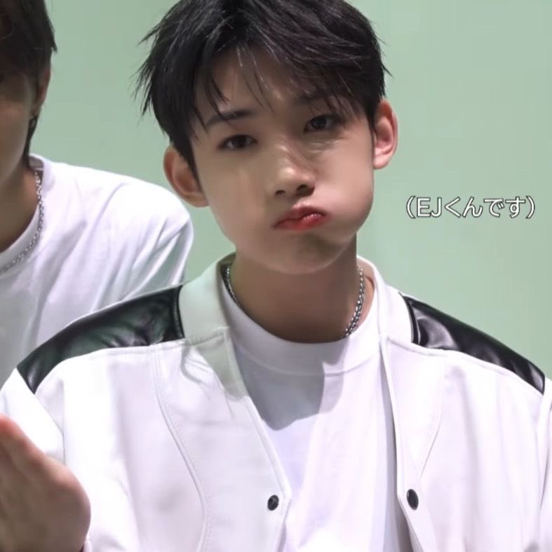 anonymousbread8's tweet image. to me, this is how i see jo