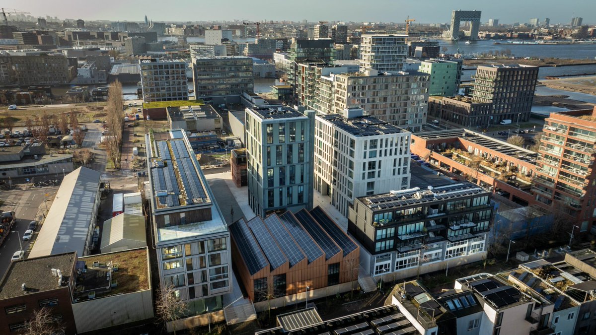 cinea_eu's tweet image. Can neighbourhoods produce more energy than they use? 

The project @AtelierH2020 is demonstrating how 8 European cities are building Positive Energy Districts and reshaping urban life.

👉Discover how they’re doing it: link.europa.eu/wnYX3J

#EU #H2020Energy #HorizonEU #Energy