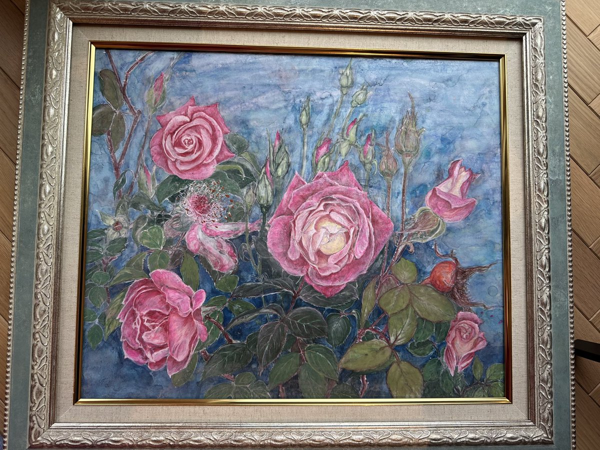 日本画とわたし 家の玄関に咲くばらの花を描きました。 今まさに咲き