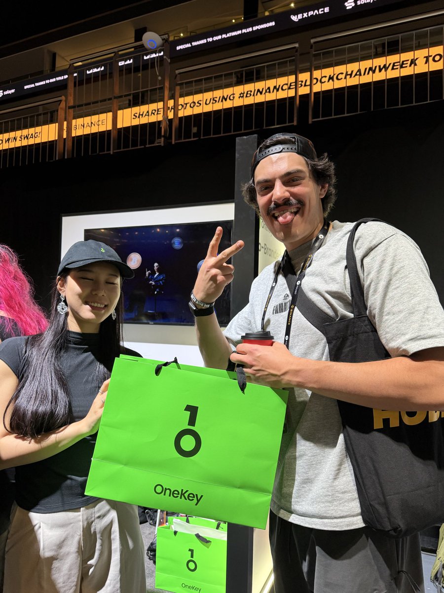 LeoCryptus1's tweet photo. @OneKeyHQ  iphone in wallets world ❤️‍🔥 https://t.co/Cqd3RIhujc