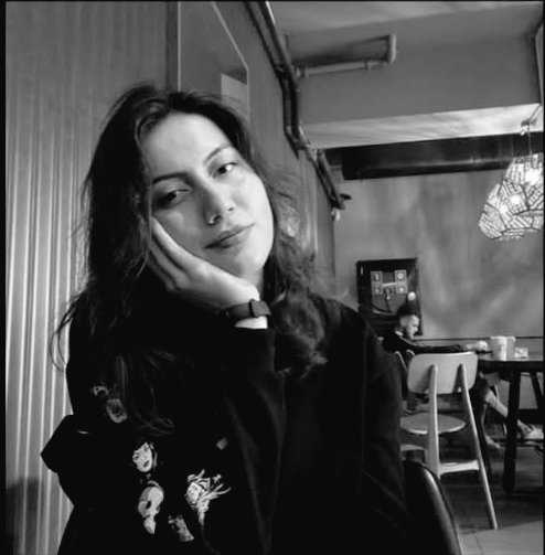 Kocaeli Üniversitesi Mekatronik Mühendisliği lisans mezunu ve yüksek lisans öğrencisi sıra arkadaşımız Özlem Nur Şimşek'in vefat haberini derin bir üzüntü ile öğrendik. Ailesine ve tüm sevenlerine sabır diliyoruz.