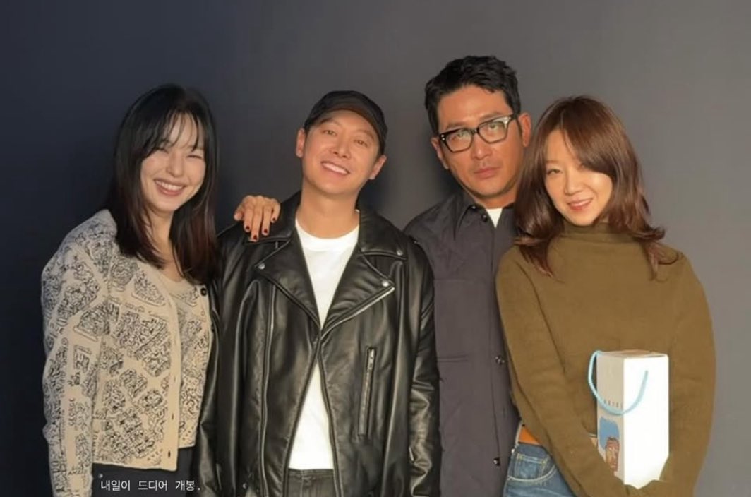 하정우 좋은 점: 머리 커서 어디서든 잘 보임😍