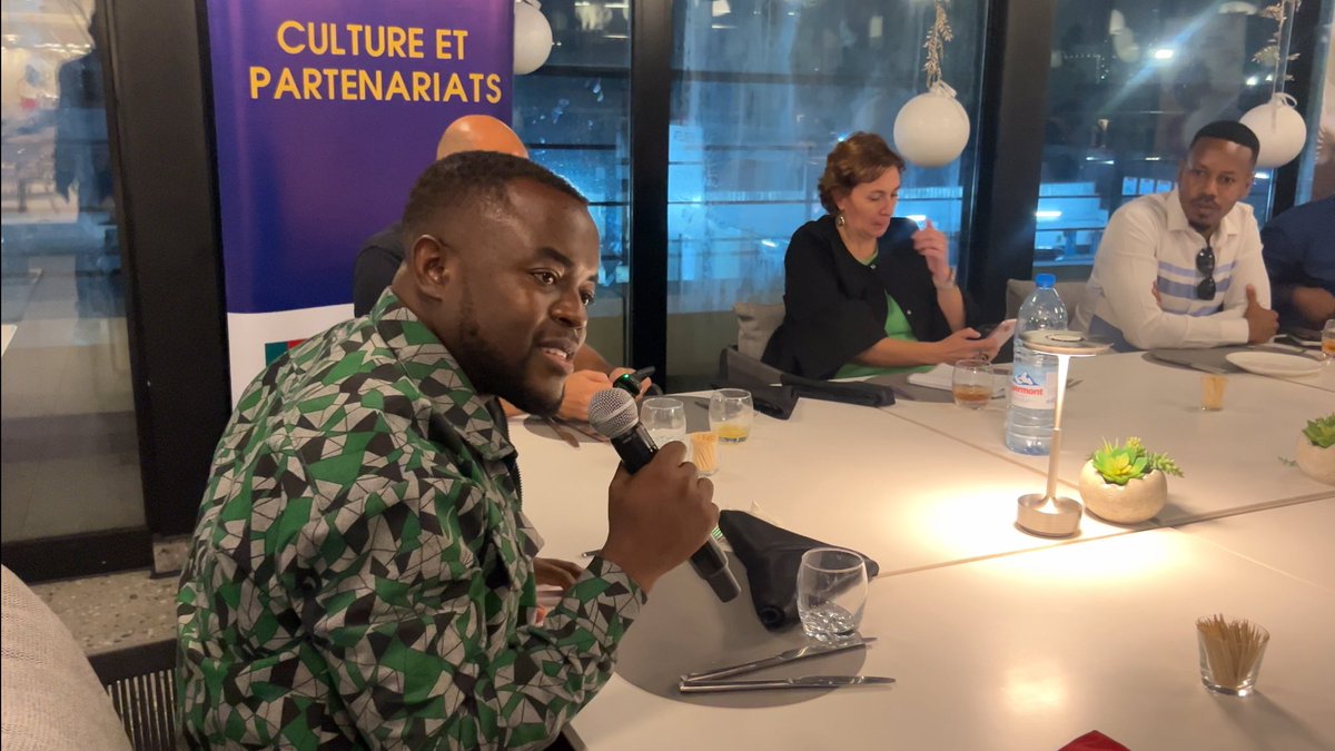 BonasFotio's tweet photo. 🎙️ Derrière les scènes du #DOMAF14, j’ai animé une riche conversation entre @didiertoko DA du @domafest et Sébastien Dibling, chef de Coopération de l’ @UEauCameroun sur le dév. des industries culturelles et créatives au Cameroun,avec de brillants intervenants autour de la table. https://t.co/GXOKm4wYBB