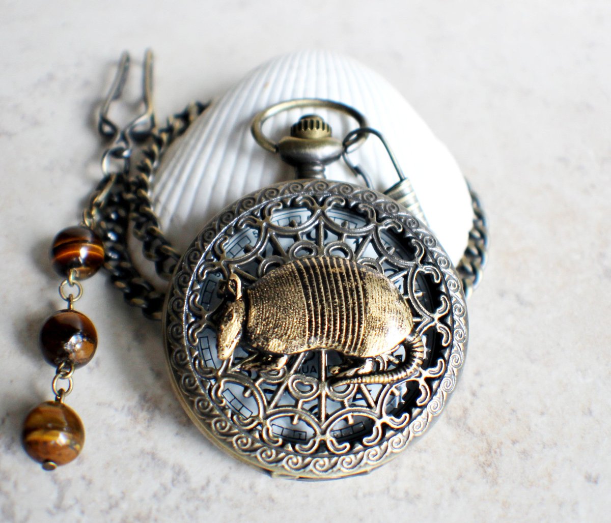 charsfavorite's tweet image. Elevate your style with the Armadillo pocket watch, a unique men’s accessory for just $55. Time never looked so good! #MensFashion #UniqueStyle

Shop Now charsfavoritethings.com/products/armad…