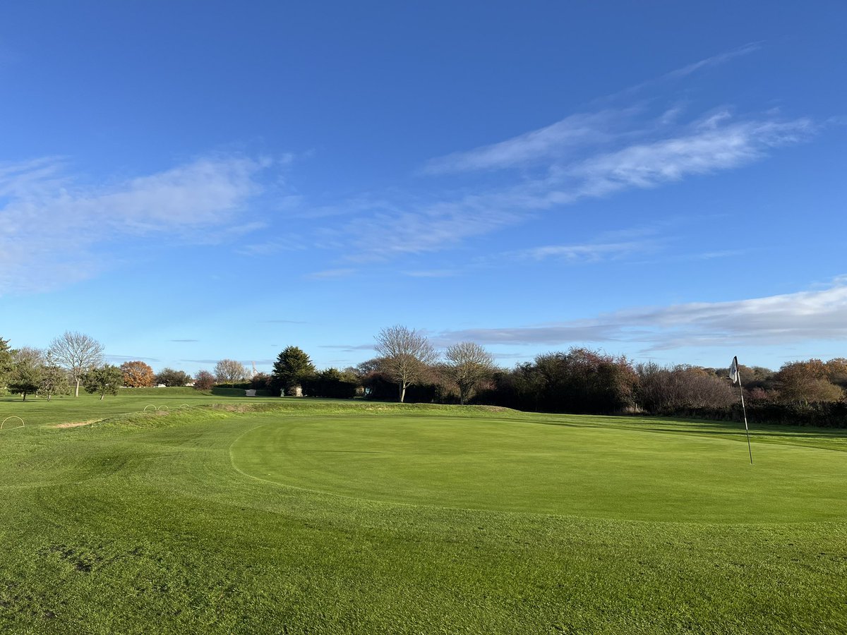 HandDGolfClub's tweet photo. An absolutely #stunning start to the day for #golf in #Tendring and ##Essex 

01255 503616 or website for info. https://t.co/20UG8ahxTG