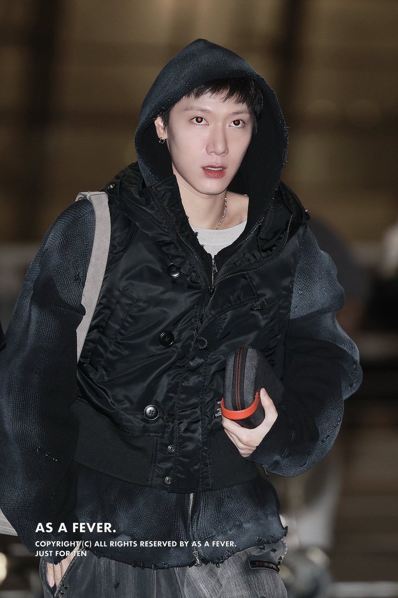 Fz_Fang's tweet image. พี่เตนล์กำลังมาไทยแล้วคับ วันนี้คุณศิลปินเดี่ยวน่าเอ็นดูมาดกกกกกกกก แจ้มแดงแป้ดด พกนินเทนโด้มาพร้อม 🫵🏻😭 #TENisComingtoThailand