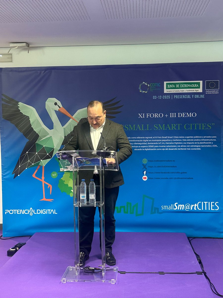 Triruraltech's tweet photo. 🔹 Jesús Coslado, director general de Digitalización Regional, interviene en el XI Foro + III Demo Small Smart Cities, destacando el compromiso de Extremadura con la digitalización y la innovación municipal.

#SmallSmartCities 
@DGDigitalEx @FundecytPCTEX @ticExtremadura https://t.co/hgxROZnVlb