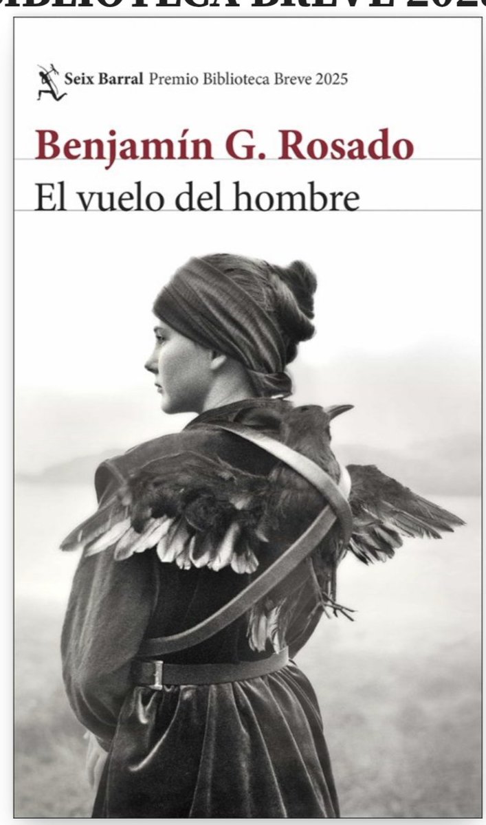 Una excelente y muy enrevesada historia. Te va llevando por mil caminos diferentes hasta un final aún más complejo. Atrapante y un buen descubrimiento. Me lo he pasado muy bien.