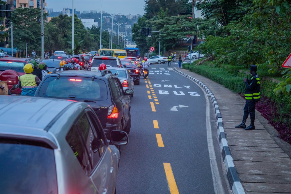 PHOTOS: Kigali introduces exclusive bus lanes to improve public transport

newtimes.co.rw/article/31687/…