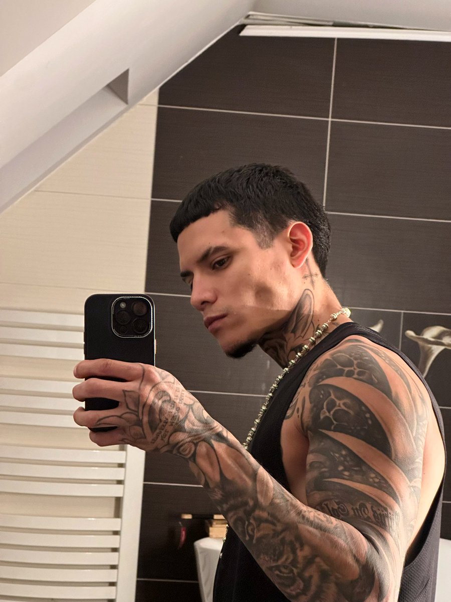 Demondsex18's tweet photo. 🐯🍆👅 https://t.co/O4hOTo4gcs