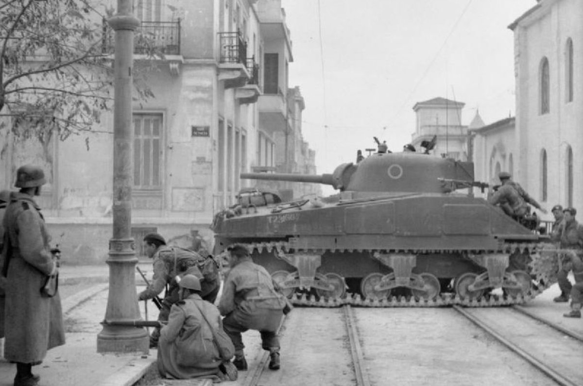 Επειδή ιστορία στον τόπο μας δεν γνωρίζουμε και ξεχνάμε γρήγορα, σήμερα είναι η επέτειος της σημαντικότερης μάχης της ιστορίας μας για τον 20ο αιώνα. Σήμερα ξεκίνησε η προσπάθεια των κομμουνιστών να καταλάβουν δια της βίας την εξουσία, να καταργήσουν την Αστική Κοινοβουλευτική