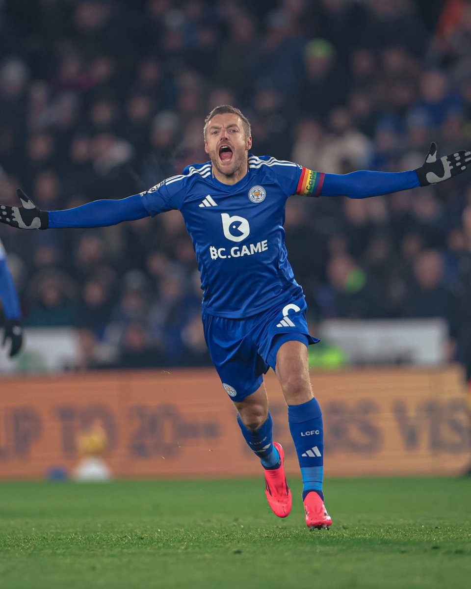 lee1978lcfc's tweet image. A year ago today Ruud Van Nistelrooy took charge of his first game as Leicester manager as we beat West Ham 3-1 at the King Power ... In fairness it was probably his highlight 💩
Vardy ⚽ 
Bilal ⚽
Daka ⚽ 
#lcfc #memories 💙🦊