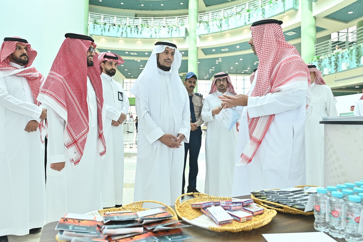 وكيل #جامعة_المجمعة للشؤون التعليمية أ.د. محمد بن صالح العبودي يفتتح معرض #اليوم_العالمي_للأشخاص_ذوي_الإعاقة ، حيث يأتي هذا اليوم لتعزيز الوعي بحقوقهم ، وتمكينهم ، وتوفير بيئة شاملة تضمن مشاركتهم الكاملة في المجتمع .