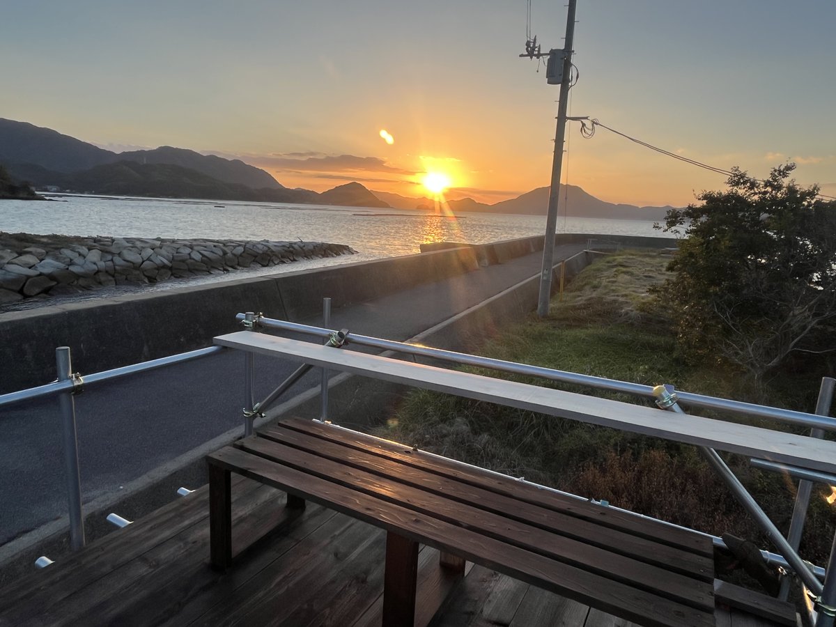 ohana_kitichen's tweet photo. 12月の予定です。

RVパーク(オートキャンプ場)オープンです！

https://t.co/4LXGmcpAxm

#ゲストハウス
#Guesthouse #Hostel #Organic
#RVパーク #オートキャンプ
#レンタサイクル #RentalCycle #RentalBike
#EBIKE #電動自転車
#しまなみ海道 #しまなみ
#大三島 #Shimanami #Omishima https://t.co/HL7kRaZXQU