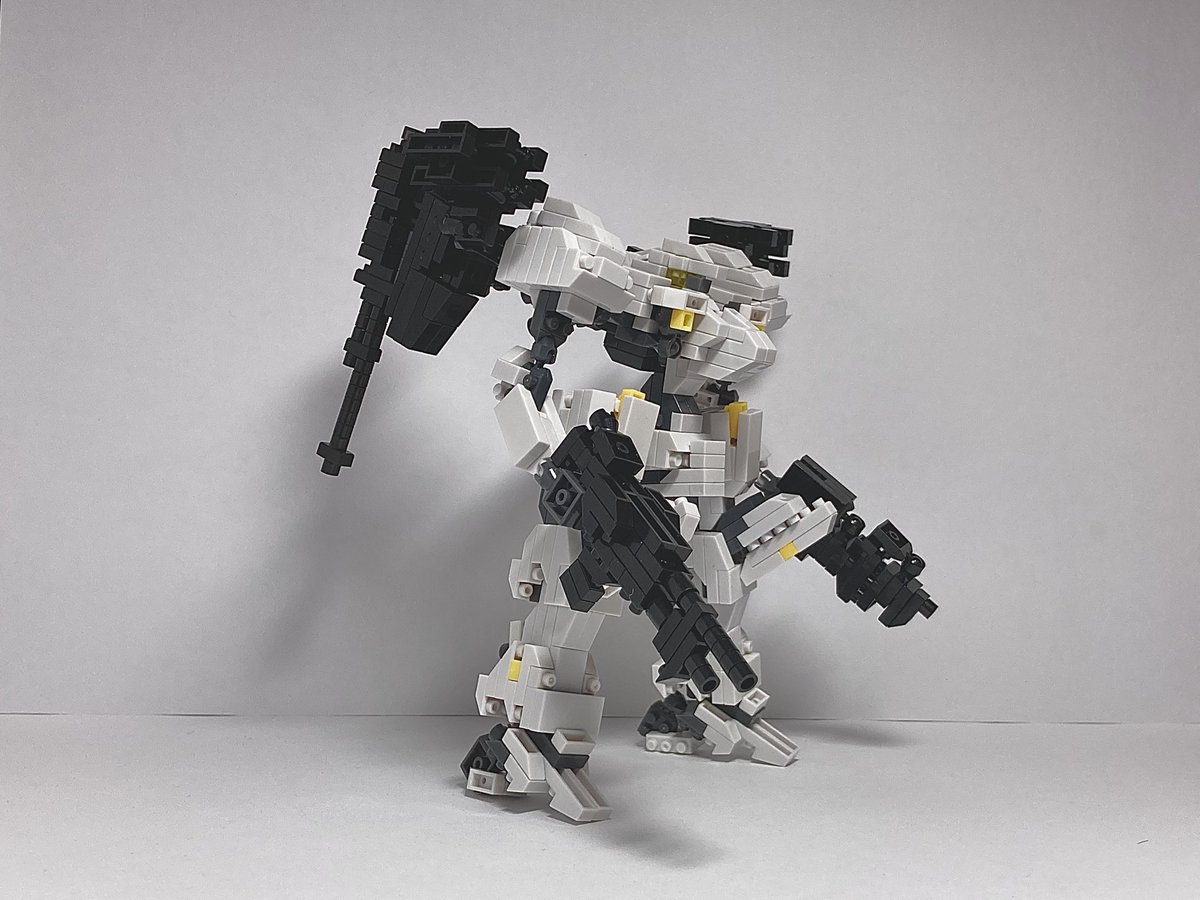 アーマード・コアらしさを求めた結果が折り畳み式キャノンという浅はか