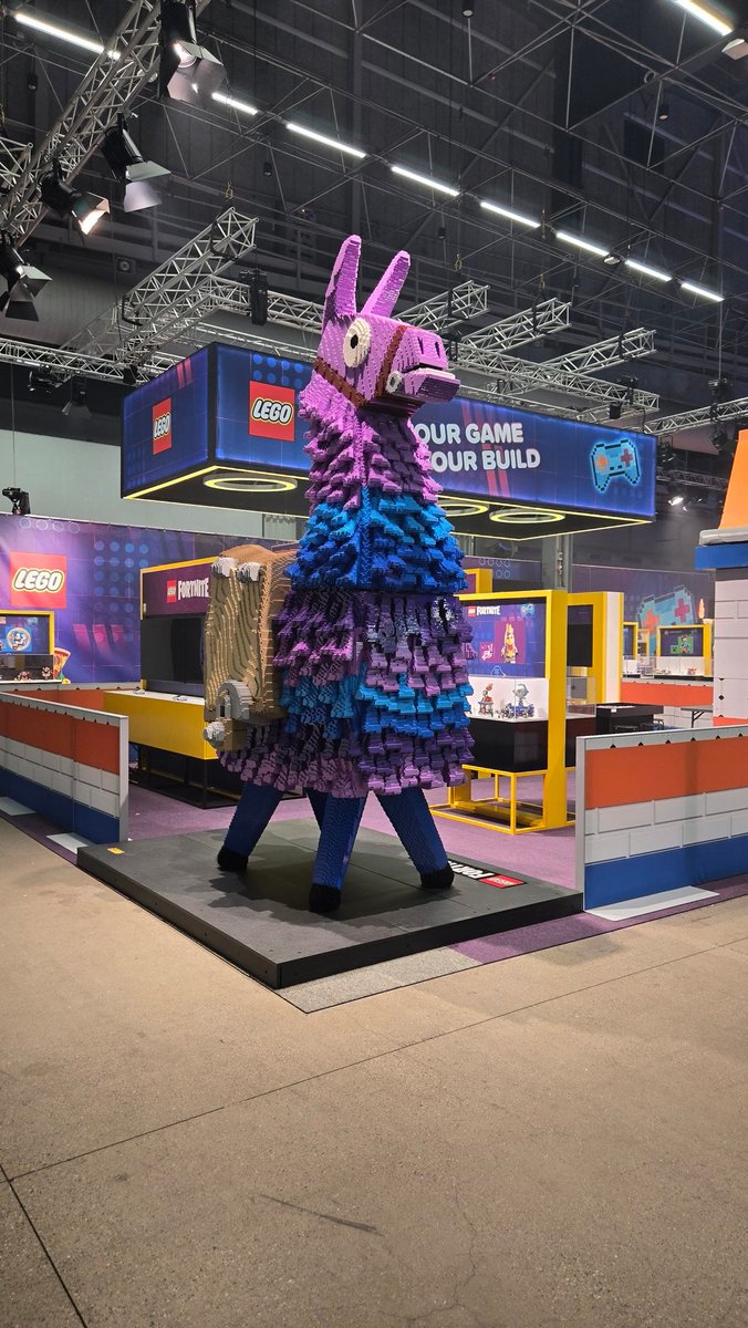 DreamHack Stockholm ✅️

Honestly one of the coolest gaming events I've been to and worked at, can't wait to see it come to the UK next year 😁