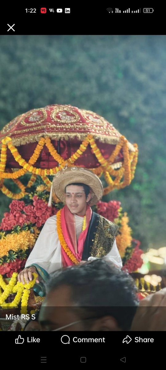 rajukumar141011's tweet photo. कोटि कोटि प्रणाम 🙏 19 वर्षीय देवव्रत महेश रेखे उन्होंने दंडक्रम वेद पारायण के अंतर्गत 25 लाख से अधिक पदों का,लगातार 50 दिनों तक, बिना ग्रंथ देखे,
पूर्ण शुद्धता और त्रुटिरहित स्वर में
पाठ कर सनातन वैदिक परंपरा को गौरवान्वित किया है। #rajukumarkathak https://t.co/Dqjh1BQ9E9