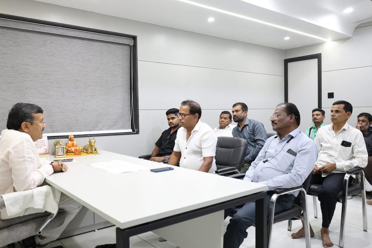 આજે મારા લોકસંપર્ક કાર્યાલય પર વિવિધ સોસાયટી રહીશો સાથે મુલાકાત કરી….

#mlavinodmoradiya #vinodmoradiyabjp #vinodmoradiyakatargam #vinodmoradiya #mlakatargamvidhanshbha #mlakatargam