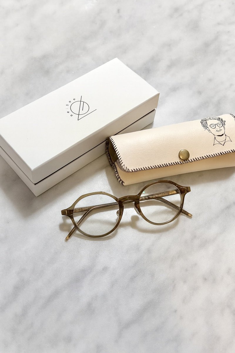 Re:Seeさんにて2本目の眼鏡👓
いっぱいつける!
ハンジさんモデルも予約しました🥺♥

メガネに特化したスタイリスト
グラスフィッターのISSEIさんのブランド
お話聞くだけでもたのしいです!! https://t.co/kC89oI2lSi