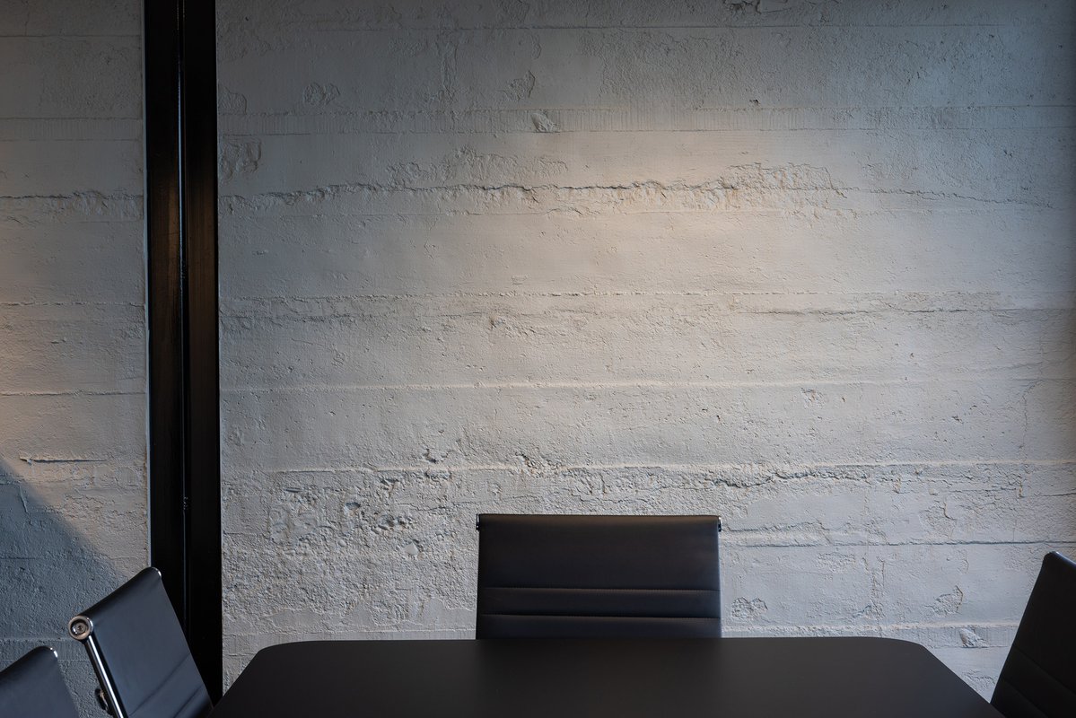 msdpanels's tweet image. Sobriedad y funcionalidad.
La combinación de paneles imitación hormigón y ladrillo crea una oficina elegante, ordenada y lista para trabajar con eficiencia.
Diseño limpio, materiales que transforman.
#OficinasModernas #DiseñoMinimalista #MSDPanels