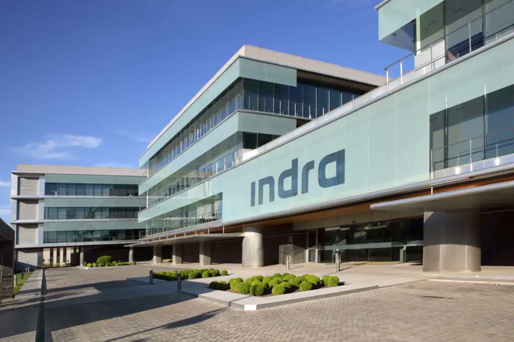 ComputerworldES's tweet image. El negocio de BPO de @IndraCompany generó 196 millones € en 2024. Su venta a @Teknei por 96 millones aporta escala al comprador y permite a Indra centrarse en sectores críticos y avanzar en su estrategia ‘Leading the Future’. 
Te damos todos los detalles. bit.ly/4oz5FeN