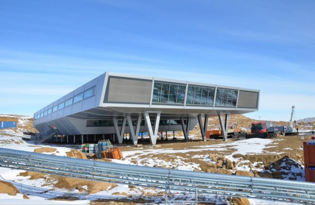 AlexanderLeenus's tweet photo. Bharati Research center, India's 3rd permanent Antarctic research station. https://t.co/aXAEYA5Oer