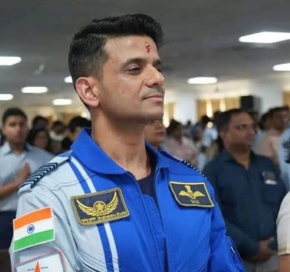 beingwingman's tweet image. These two chomus are being projected as role models for all Indians. What exactly is their contribution to society?