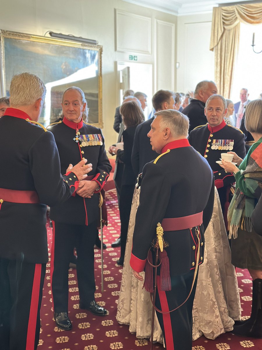 Guests and dignitaries arrive at The Royal Hospital Chelsea State Apartments for the 2025 Christmas #CheeseCeremony <a href="/RHChelsea/">Royal Hospital Chelsea</a>