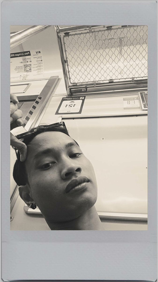 dungkii's tweet photo. Cepet bener abisnya ini tahun https://t.co/pENVoTrnRV
