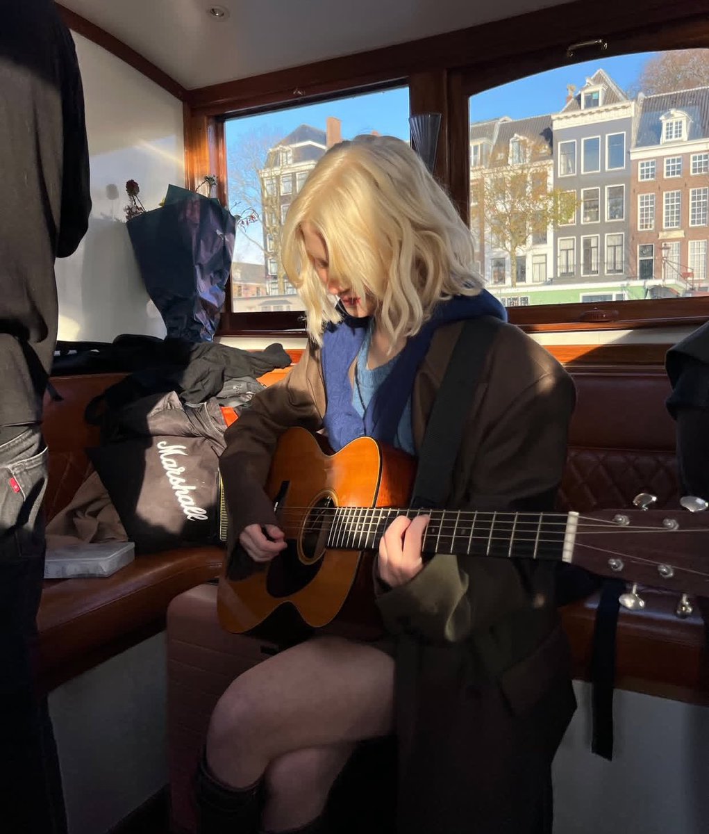 cloverrblooms's tweet image. Those are my favorite mazz pics i kinda wanna change my pfp to one of them but i cant change history in the making