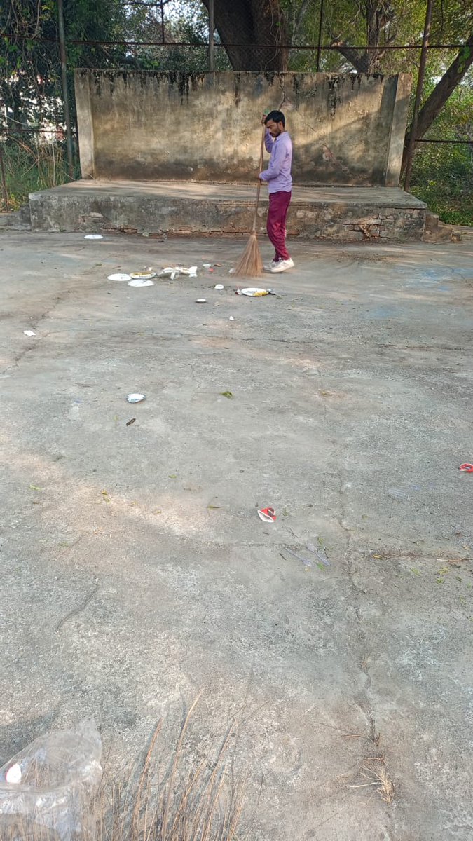Day '2' of Swachhta Pakhwada 2025 OEFHz, a unit of Troop Comforts Ltd. conducted a cleanliness drive near senior club and estate market complex area's grass cutting and sweeping.
#SwachhtPakhwada