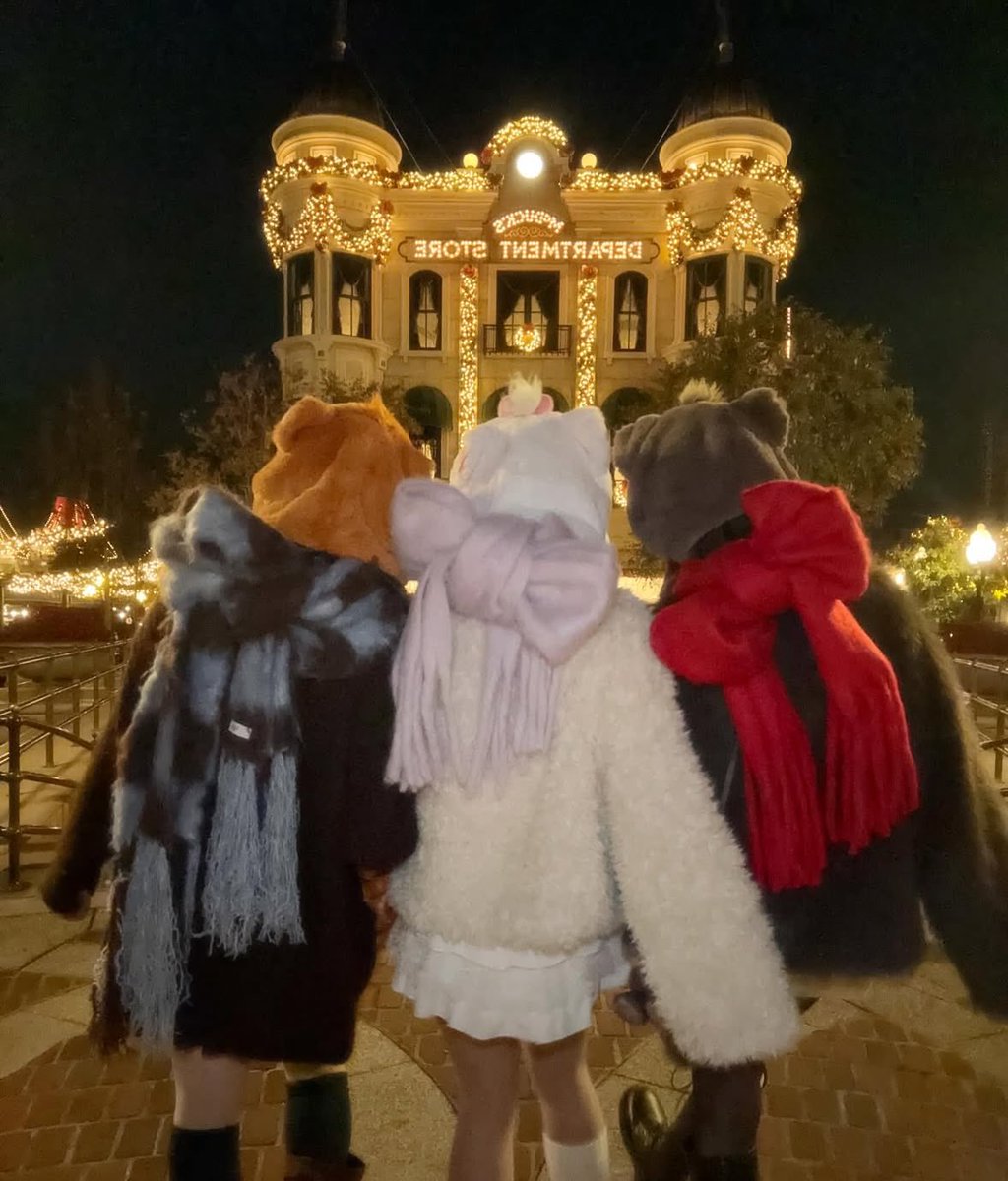 senaaaa0309's tweet photo. 姉妹でおしゃれキャット🐈🐈‍⬛🐈🎀 https://t.co/kw0Y5cOp5z