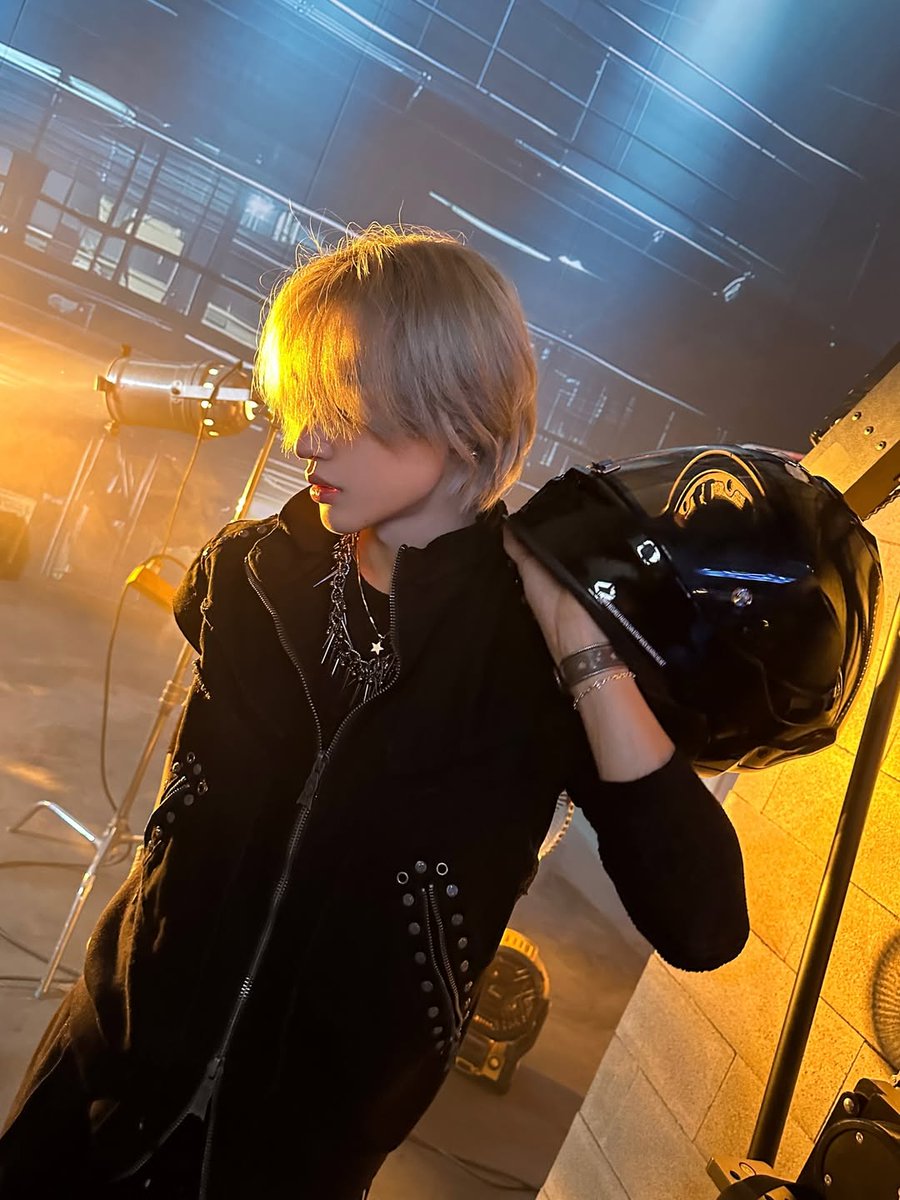 wonbinms's tweet image. Something wakes me up.