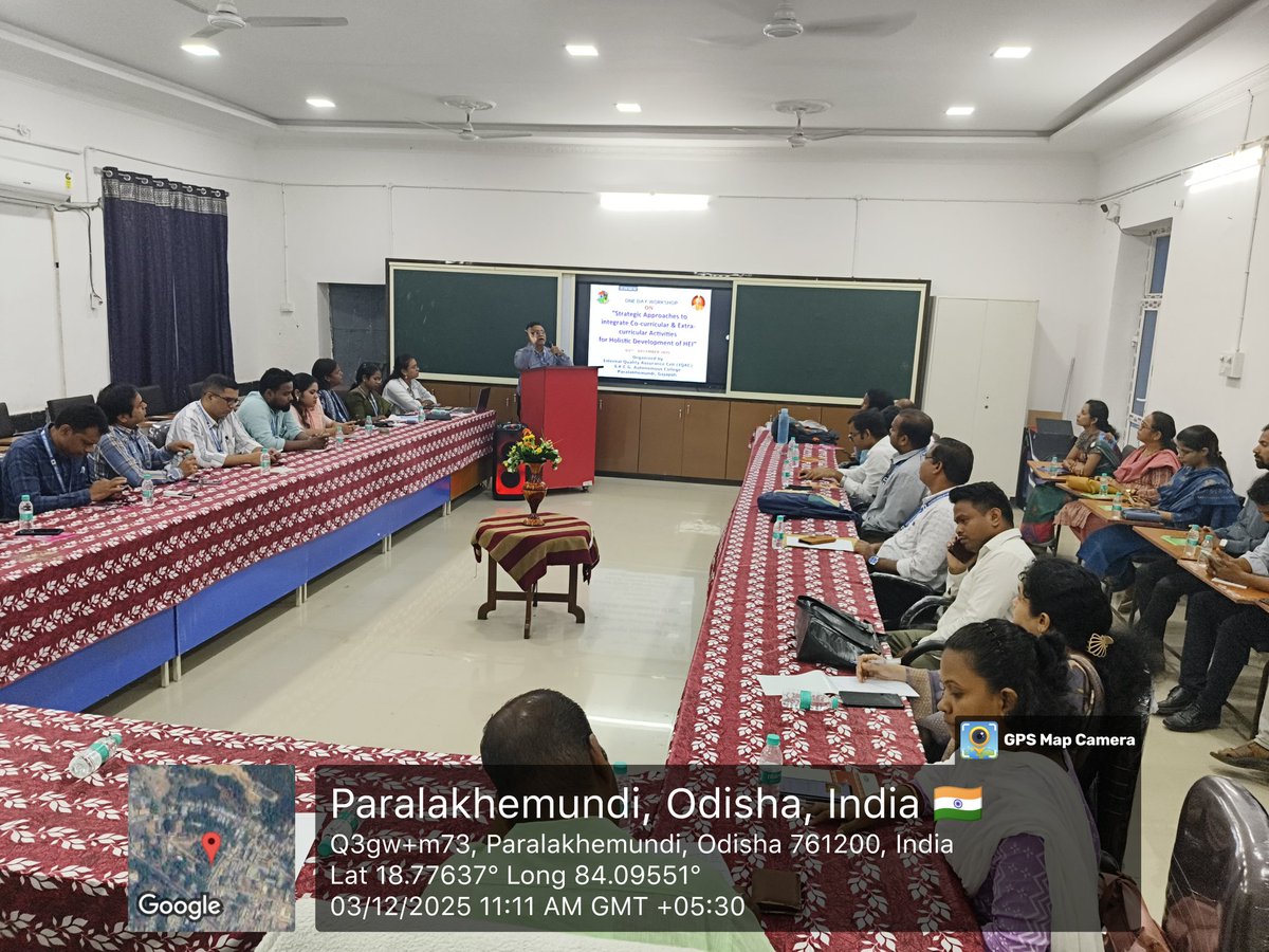 SkcgCollege's tweet photo. #One Day Workshop on "Strategic Approaches to integrate Co-curricular & Extra-curricular Activities for Holistic Development of HEI"
#Organized by IQAC
#21Co-curricular and Extra-curricular Cells/Clubs have shared their Best Practices and Future Roadmaps @DHE_Odisha @DM_Gajapati https://t.co/MOgGDI5aQQ