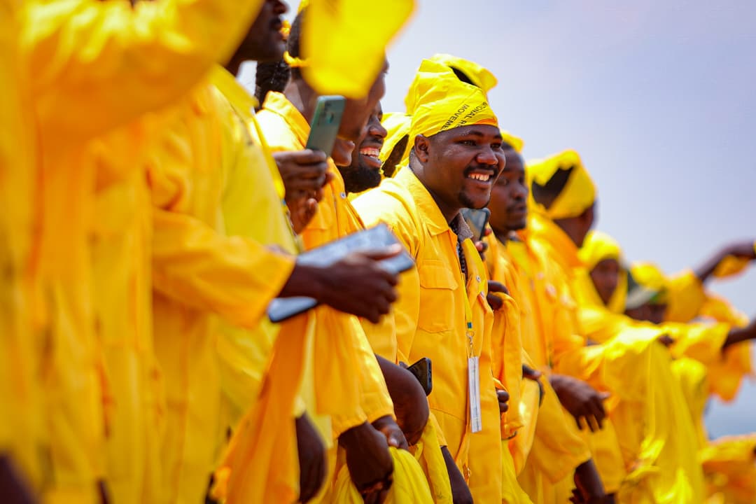 annah_blair's tweet photo. Thanks people from #Mitooma for welcoming @KagutaMuseveni .#Protectingthegains.  @Thomas_Tayebwa , @ANinabea ,@_JMAlex ,@hajji_iddi ,@BigEyeStarBoss ,@ChrisOMagezi ,@EngByaruhanga https://t.co/iO4ZG3f2mL