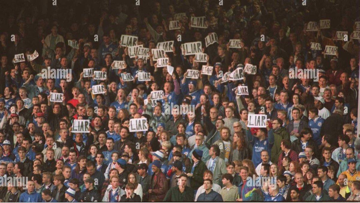 c_r_5's tweet image. Loved Brian Little&apos;s time here, right up there among my favourite eras

But I&apos;m also in this picture holding up a LIAR sign

#LCFC