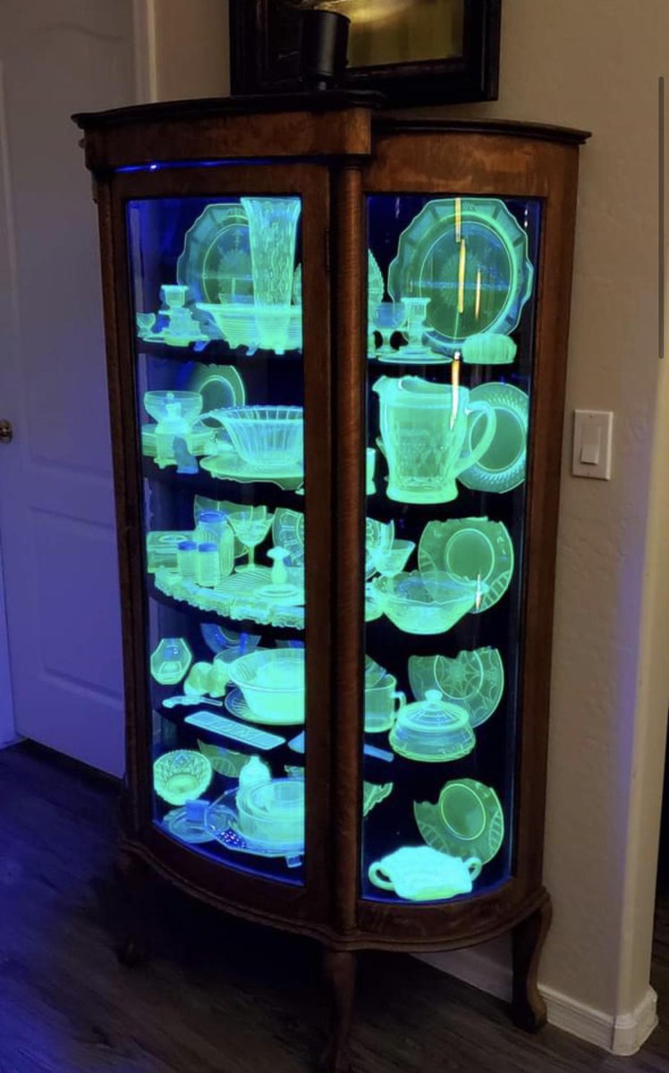 BiancoDavinci's tweet image. A uranium glass collection.