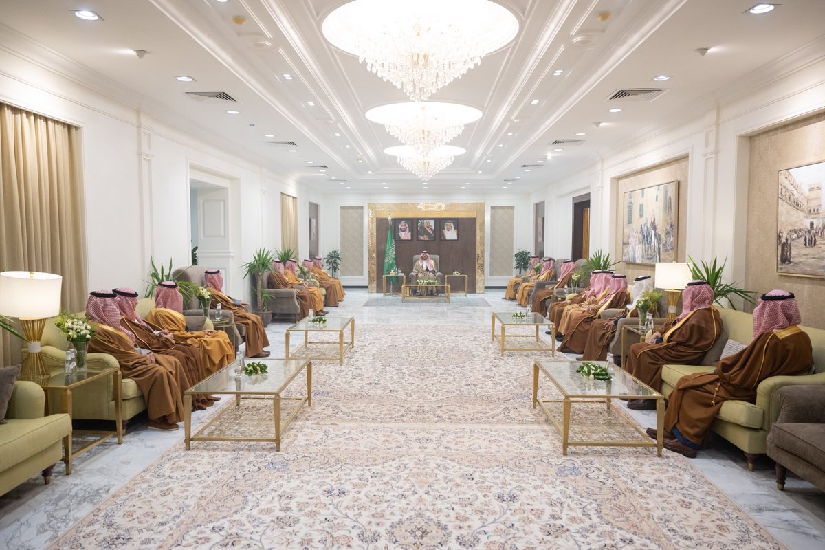 NorthborderSA's tweet image. سمو #أمير_الحدود_الشمالية يستقبل وكيل وزارة الداخلية ووكلاء إمارات المناطق .

spa.gov.sa/N2457762