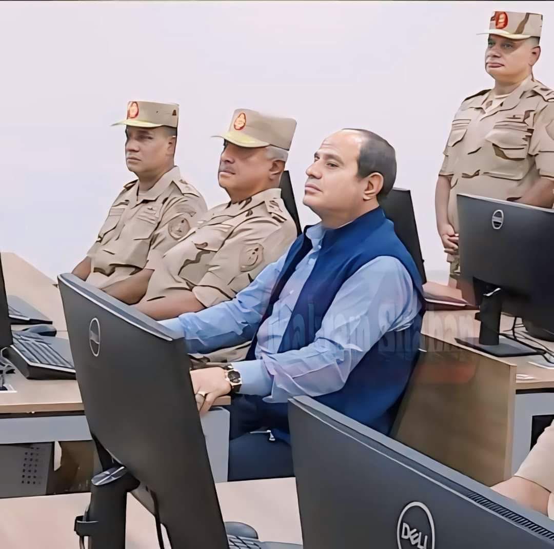 Foad2442's tweet image. 🌠في مواجهة حملات التشكيك … يجسد الرئيس السيسي نهجاً راسخاً يقوم على مبدأ الإنجاز هو الرد الأبلغ بدلاً من الانخراط في الجدل وتضييع الوقت في الرد على الأصوات الساعية للتقليل والتشكيك … يختار سيادته أن يدع الأعمال تتحدث بنفسها دون الحاجة لأي مجاملة…

#الجيش_المصري_عزنا_وفخرنا 🇪🇬