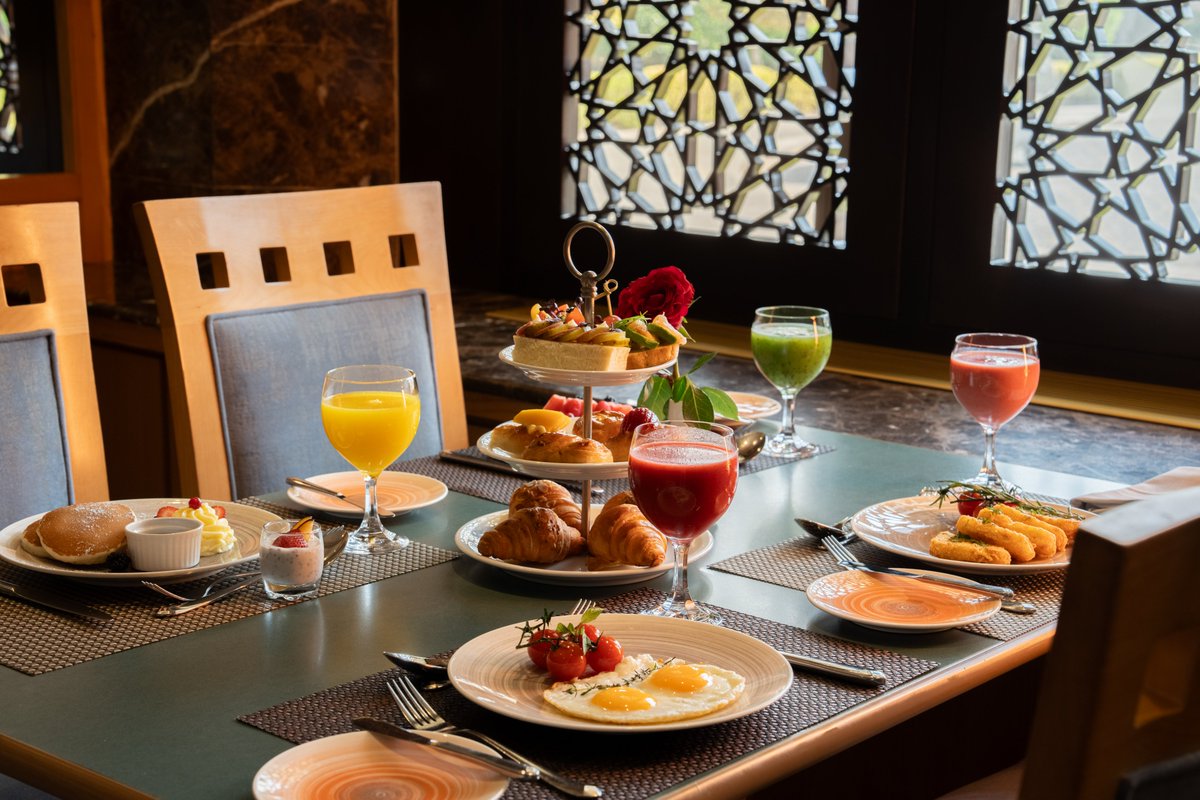 InterJed's tweet image. Sunlight, serenity, and exquisite ambiance await you at Al Ferdaus Restaurant, InterContinental Jeddah.

 يجتمع دفء الشمس وهدوء اللحظة مع الأجواء الراقية في مطعم الفردوس، انتركونتيننتال جدة.

#انتركونتيننتال_جدة #IntercontinentalJeddah #LuxuryExperience #تجربة_فاخرة #جدة…