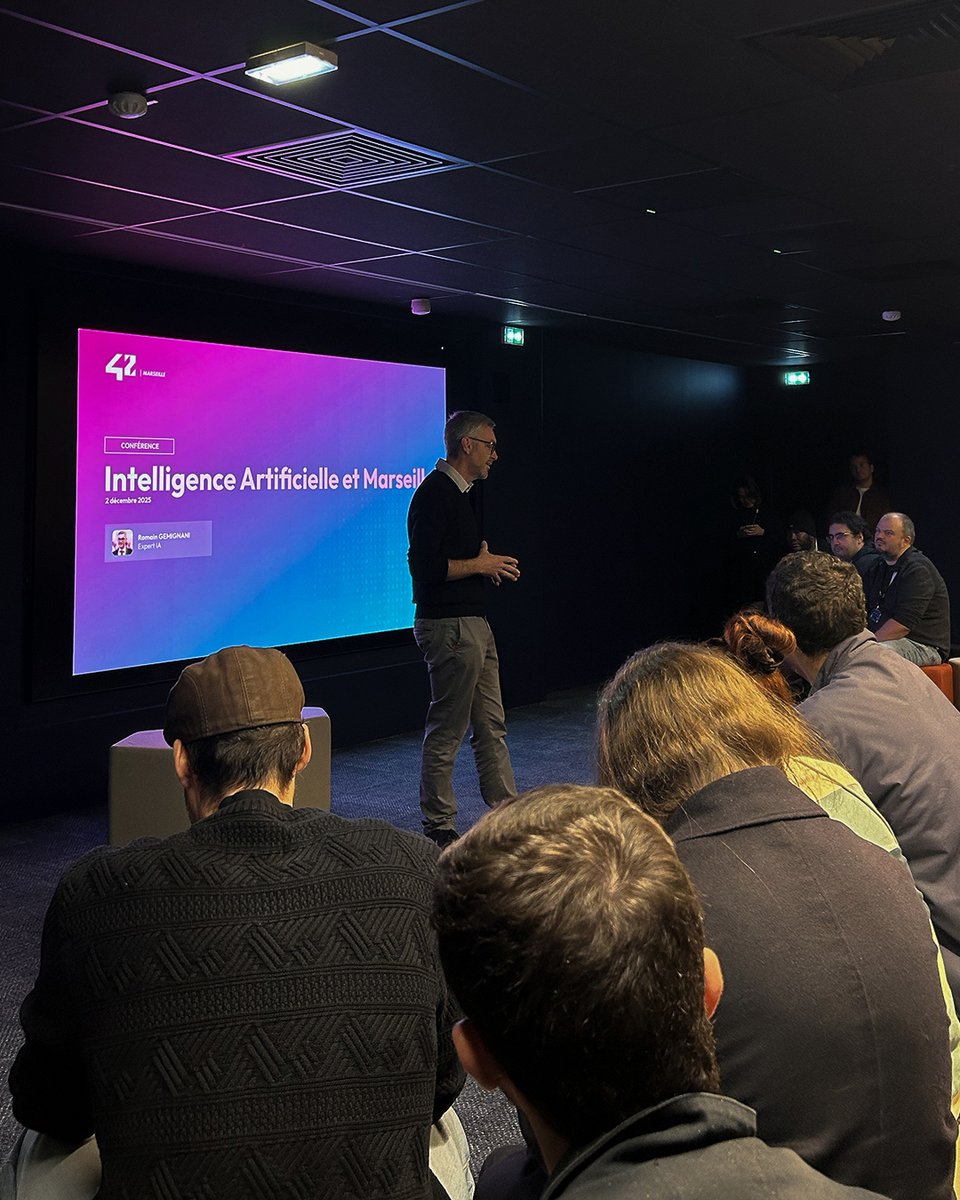 💡 Conférence IA réussie à 42 Marseille !

Un grand merci à Romain Gemignani, expert en #IntelligenceArtificielle, pour sa conférence captivante. L'histoire de l'IA décryptée avec passion. 👏

#IA #Conférence #42Marseille #Tech